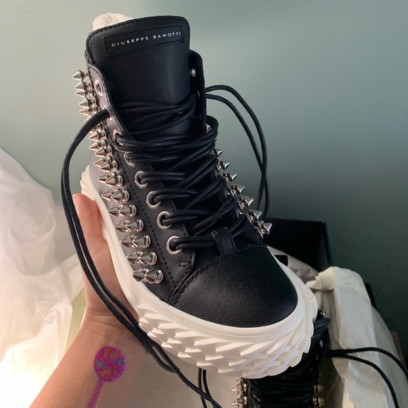 Giuseppe Zanotti studded blabber sneakers *Rare* - Picture 1 of 8